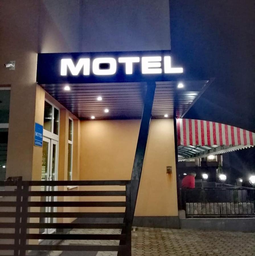 Motel Calypso טראווניק מראה חיצוני תמונה